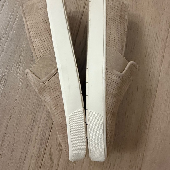 Brand New Vince Suede sneakers - Picture 7 of 9